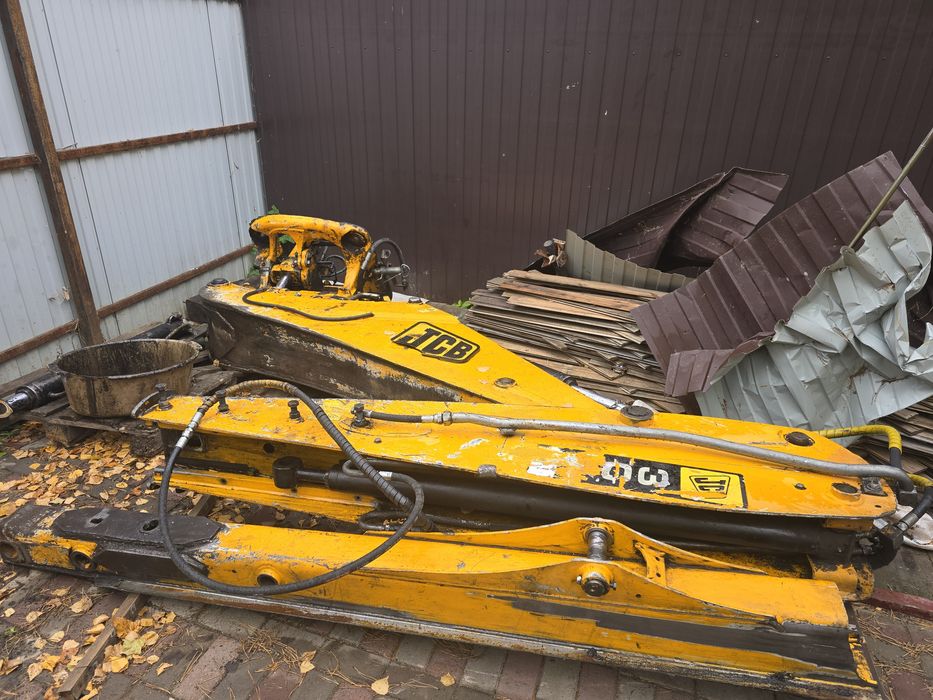 Продам стрелу заднию JCB3cx
