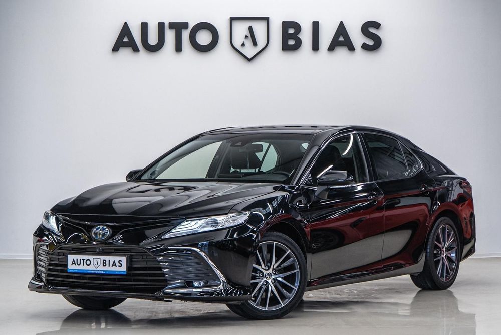 Toyota Camry JBL/Tableta/Head-up/Led/Navi/Tva/Leasing- Rate FARA AVANS