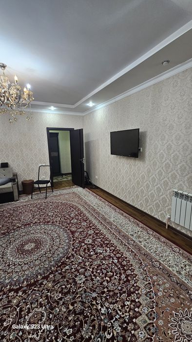Аренда метро бадомзор  2.хонали оилага берилади расмдаги уй