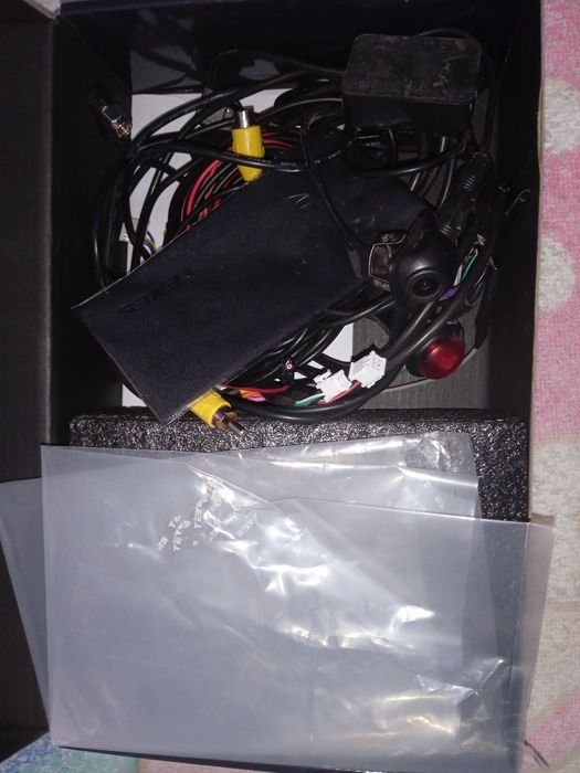 Teyes monitor sotiladi.