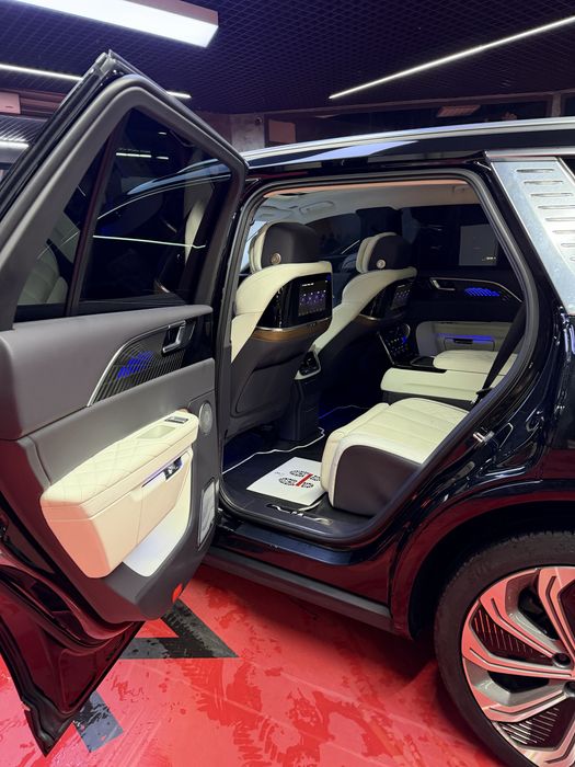 Hongqi E HS-9 qora 2021/2023