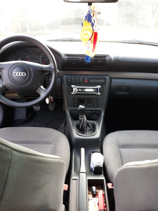 Vând Audi A4,1,6 benzina