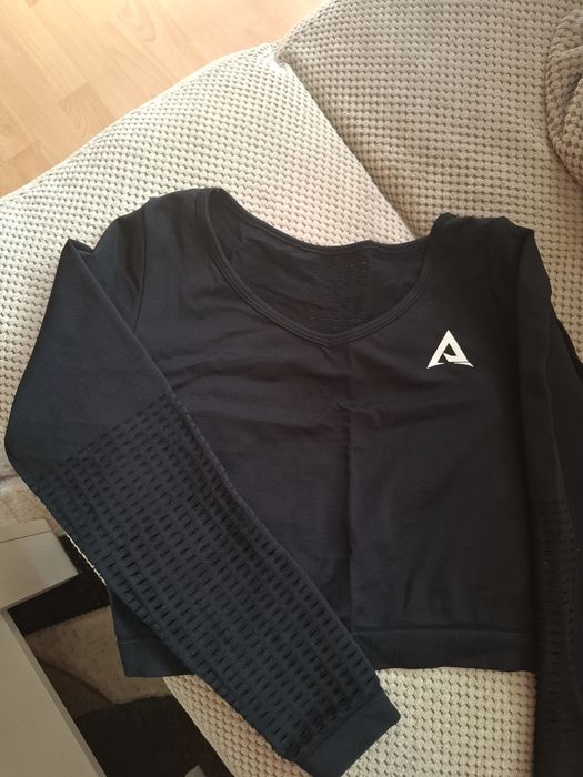 Спортна блуза, клин  и бюстиета Above the rest