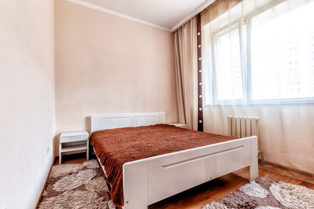 Хорошая, чистая,двухкомнатная квартира.Дом министерств .Байтерек.