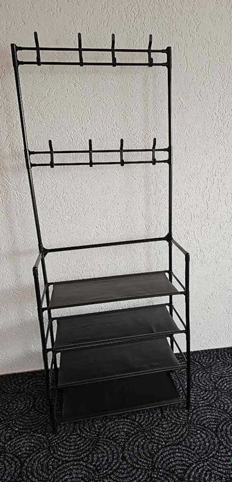 Многофункционална стойка за обувки и закачалка за дрехи.