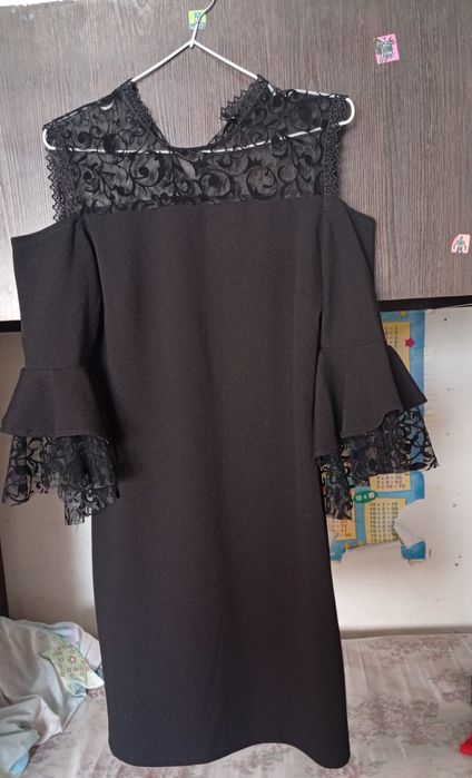 Продам платье короткие