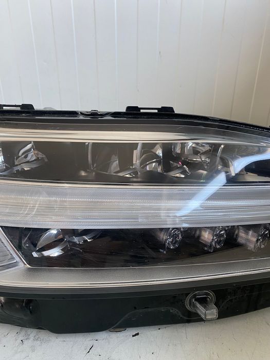 Far full LED dreapta Volvo XC90 31655159