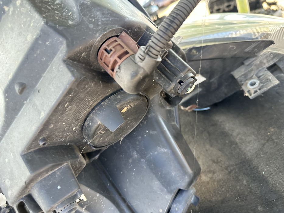 Фар фарове Fiat 500 L ляв и десен оригинални здрави