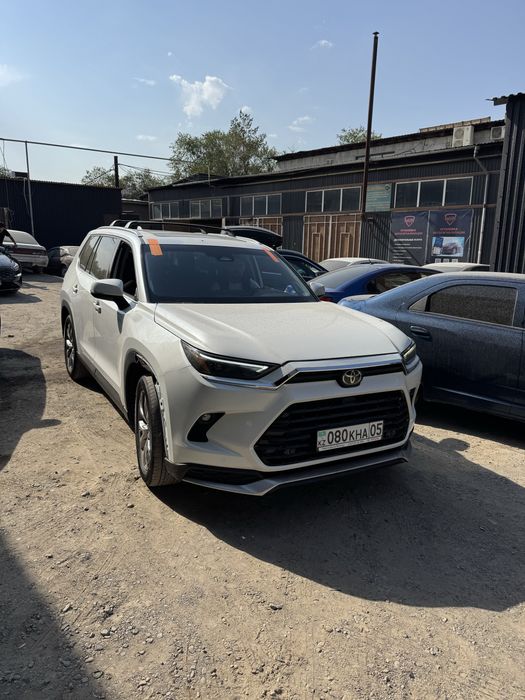 Лобовые стекло гранд  хайландер  с установкой с гарантией