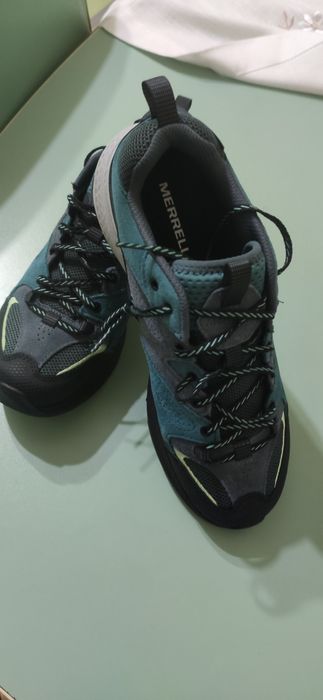 Vând adidas Merrell