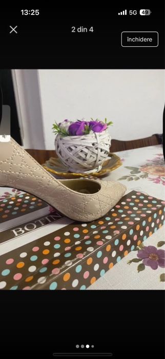 Pantofi cu toc.