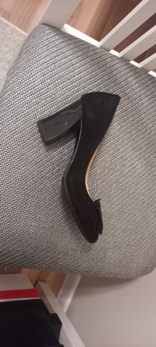 Продам женскую обувь.