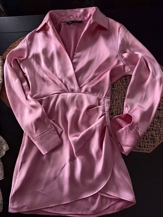 Rochita roz , material "plin"