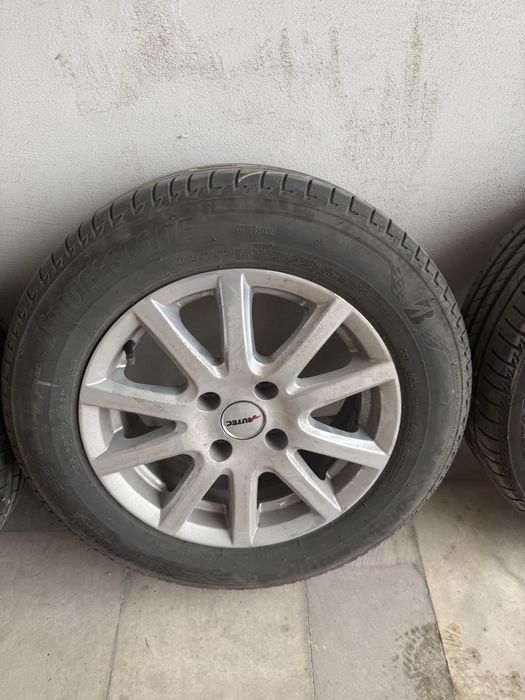 Летни гуми Bridgestone 185/65/15 с джанти за Citroen C3-2017-2024
