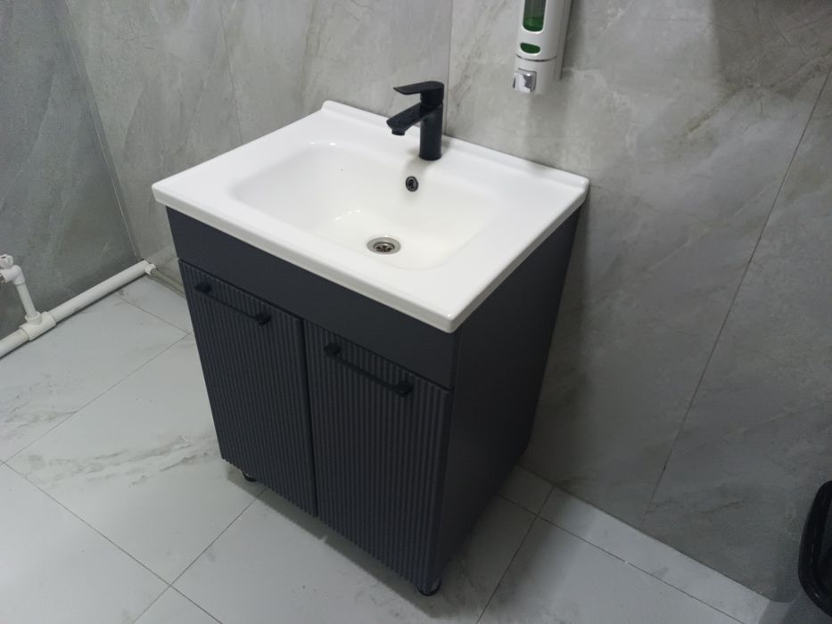 Столы, стулья, мебель для кафе