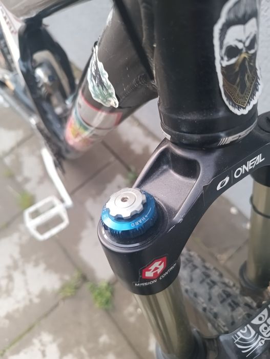 Bicicleta full-suspension Scott