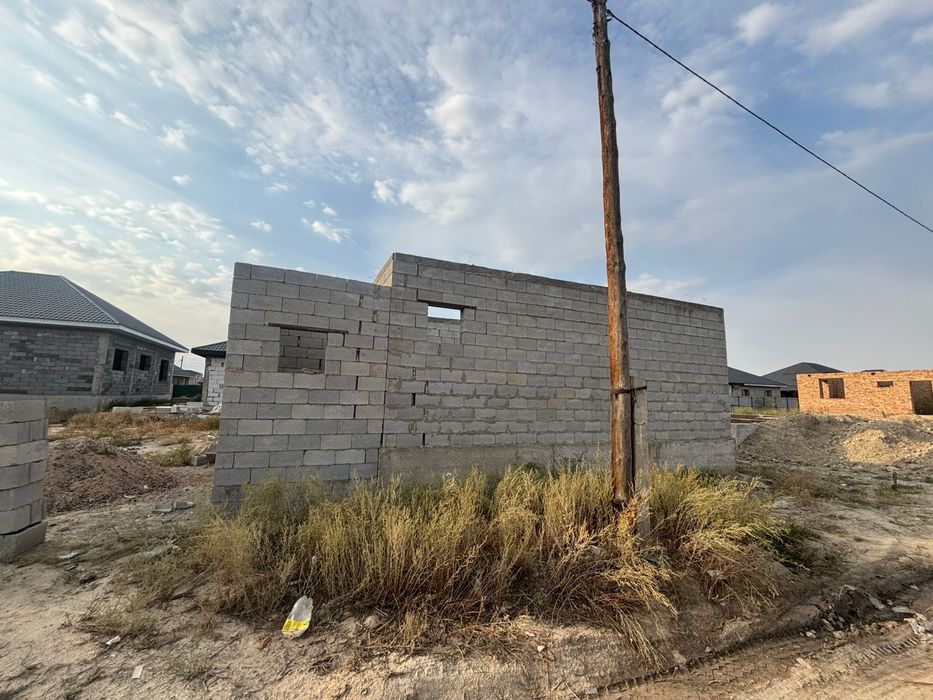 Продам дом не достроенный