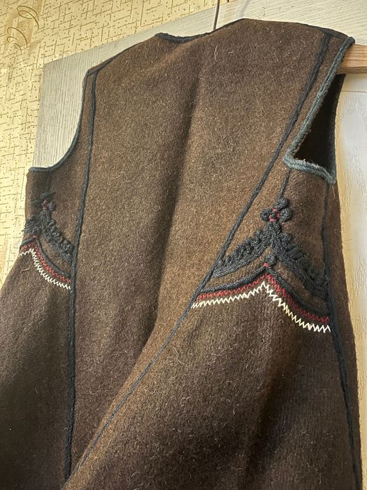 Автентичен вълнен елек