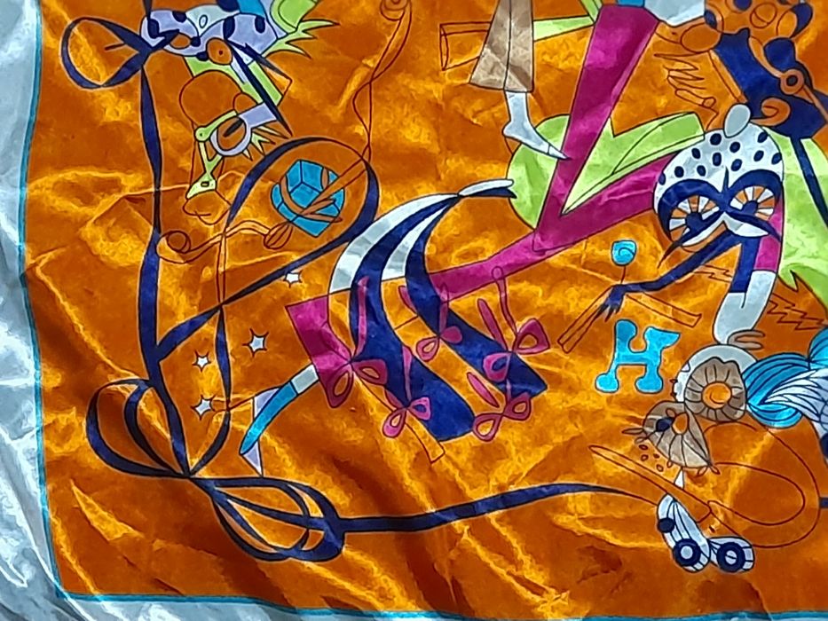 Esarfa  de LUX rara de colecție 100%  matase "Le Bal Masque" Hermes