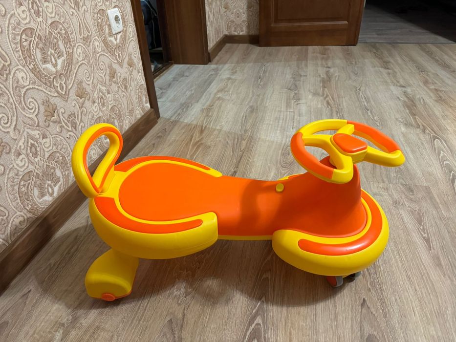 Продам детскую машинку babycar