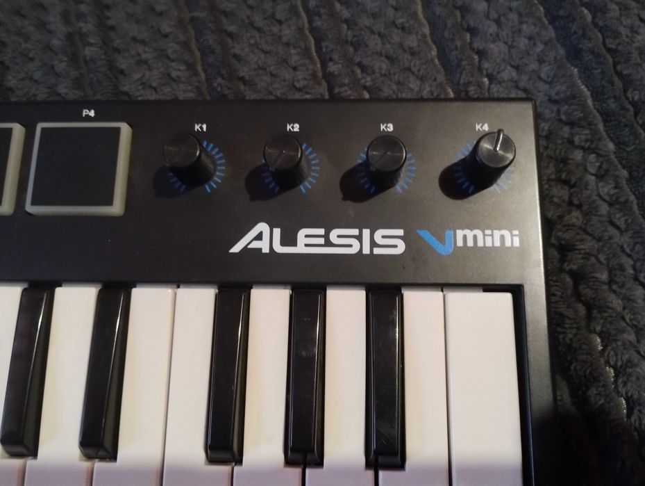 Контролер, миксер ALESIS