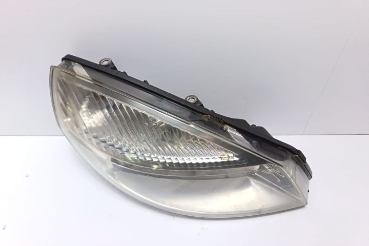 Far dreapta 15810400RE Renault Scenic a 2-a generatie