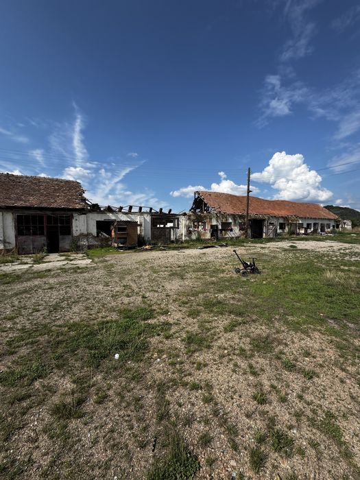 Se vinde proprietate industriala 13355 mp curti/constructii intravilan