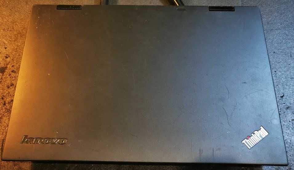 Продавам Lenovo X1 няма тъч