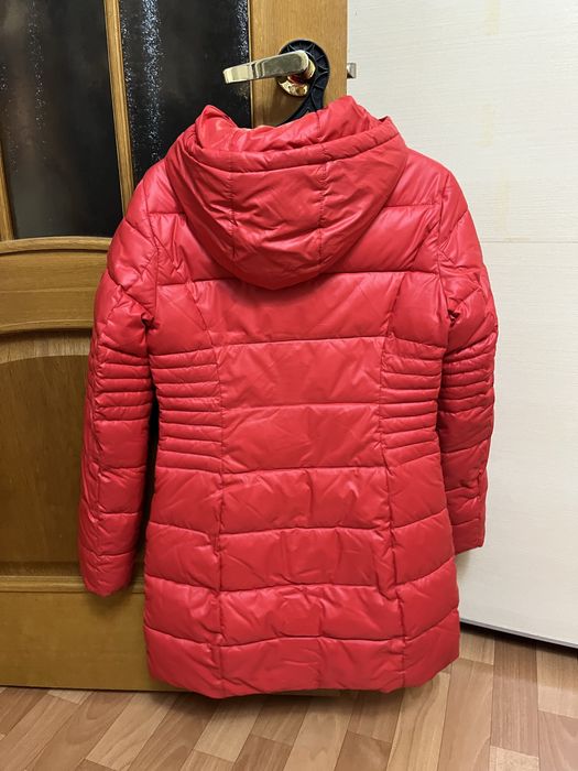 Демисезонный пуховик на девочку 42р
