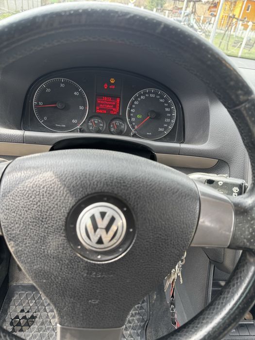 Volkswagen cross touran
