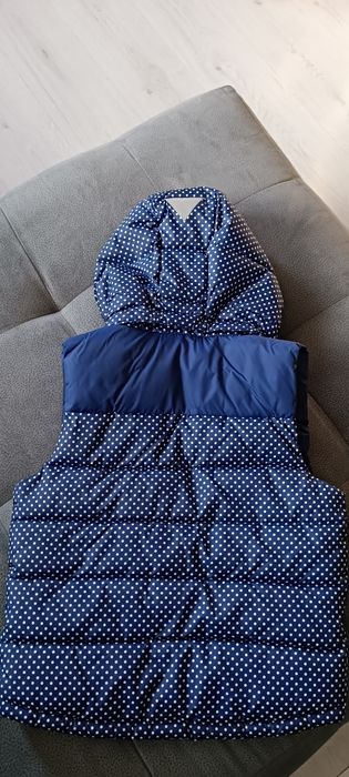 Грейка/елек H&M, р-р 122, 6-7 г., става и за 8 г.