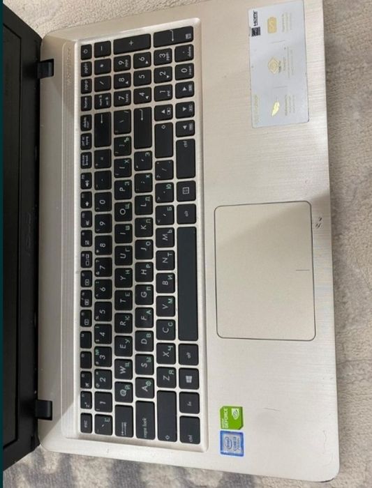 Ноутбук сатылады