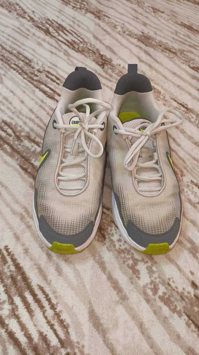 Маратонки Nike номер 38,5
