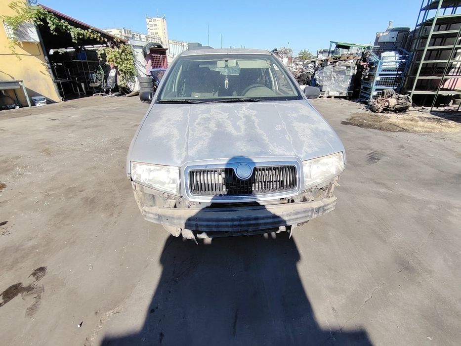 Bara fata Skoda Fabia 2000 1.4 MT (68 hp)