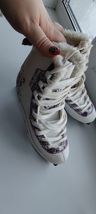Продам Фигурные коньки!