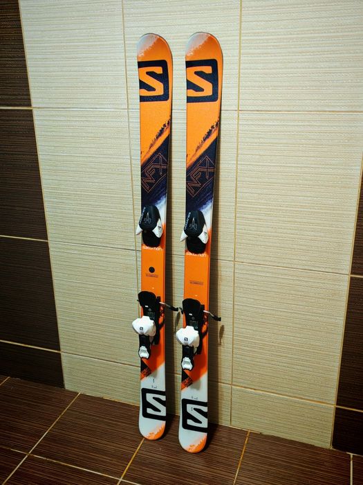 Schiuri freestyle Salomon 130 cm Noi -clapari ski