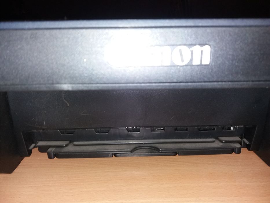 Продам принтер без картриджей