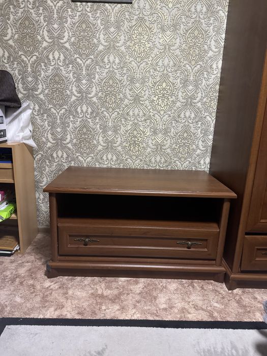 Продам тумбу под TV