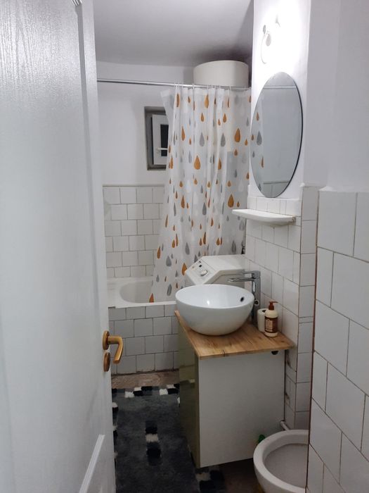 Închiriez Ap 3 camere