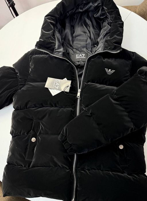 Geaca barbati Armani  
•negru•