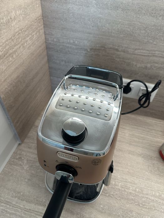 Кафемашина DeLonghi Distinta ECI341.BZ