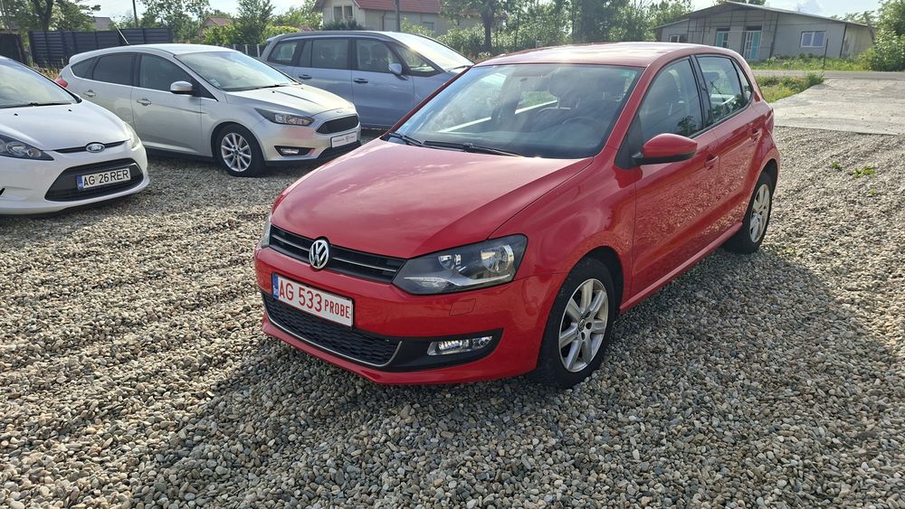 VOLKSWAGEN Polo