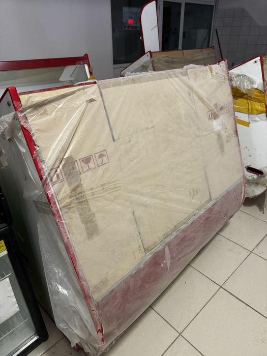 Вертрина холодильник