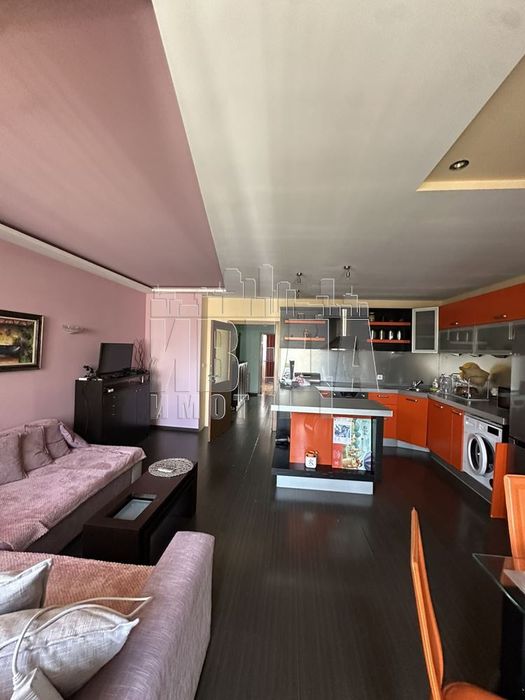 Дава се под наем Двустаен апартамент в Варна, Зимно кино Тракия - 80 кв.м за 600 € - Снимка #4