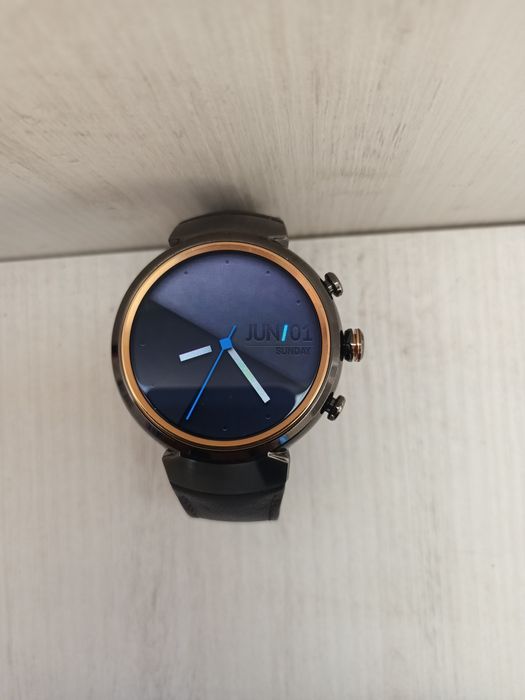 Смарт часовник ASUS Zen Watch 3