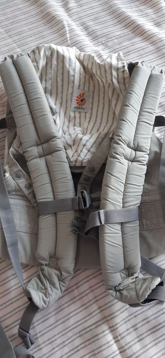 Marsupiu Ergobaby, sistem purtare baby.