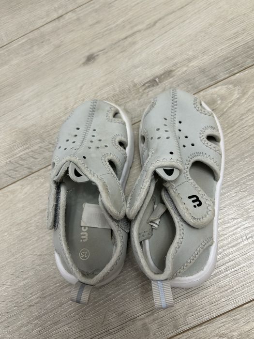 Продам детскую обувь