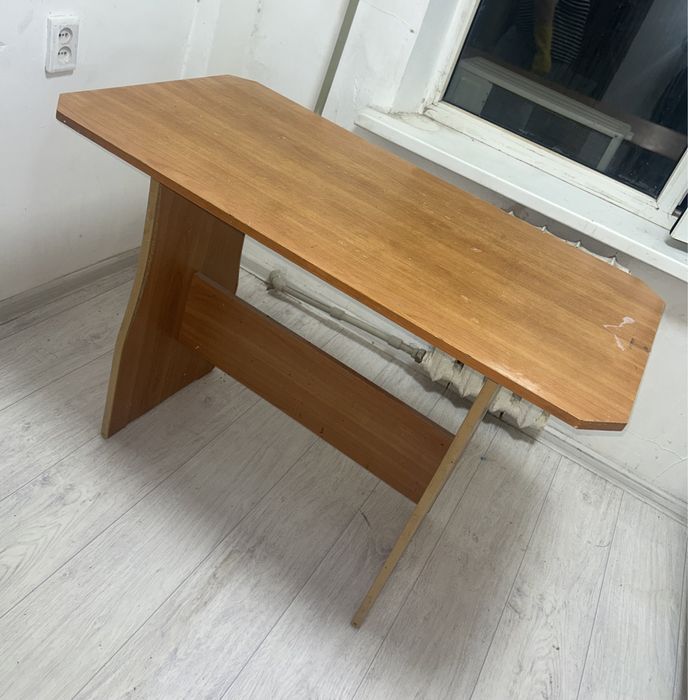 Стол 4000тг!!! Сатылады