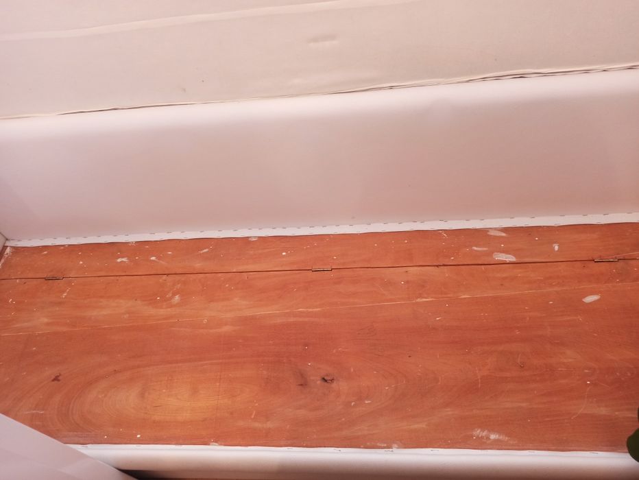 Продавам кухненско диванче,ракла