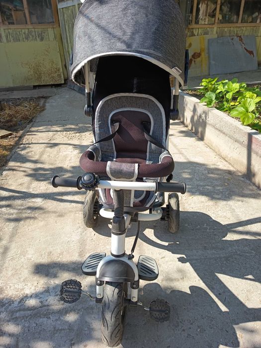 Детска триколка с родителско управление